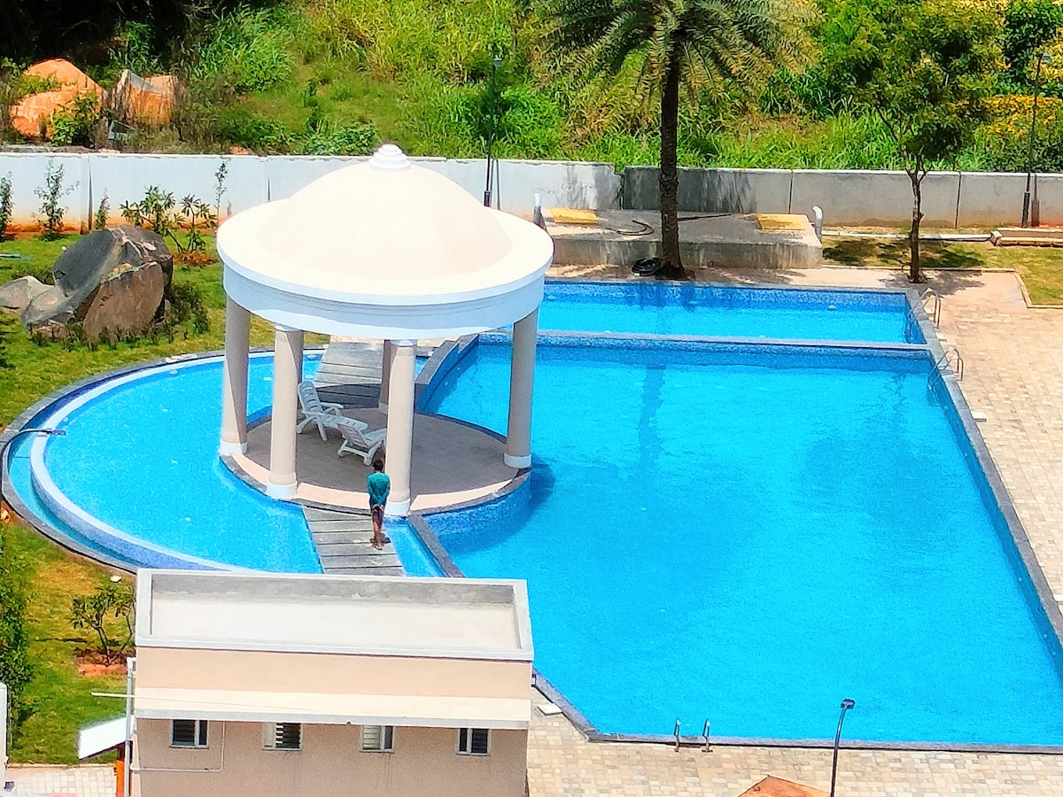 1BHK Condo, IT Hubs ECity <5mins A/C|Wi-Fi|Pool