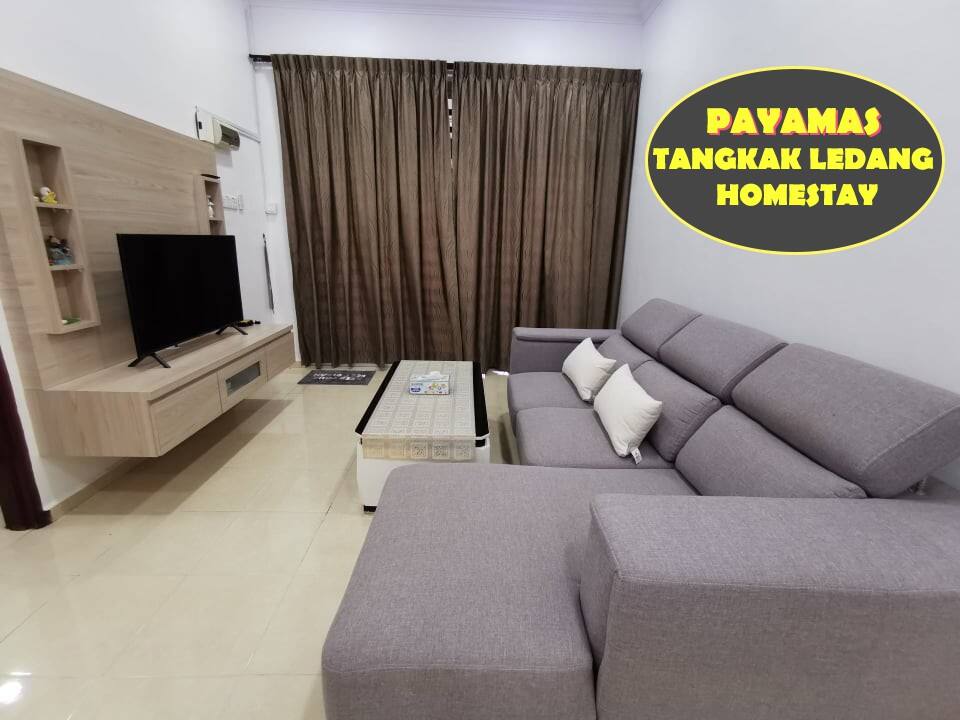 Payamas Tangkak Ledang Homestay