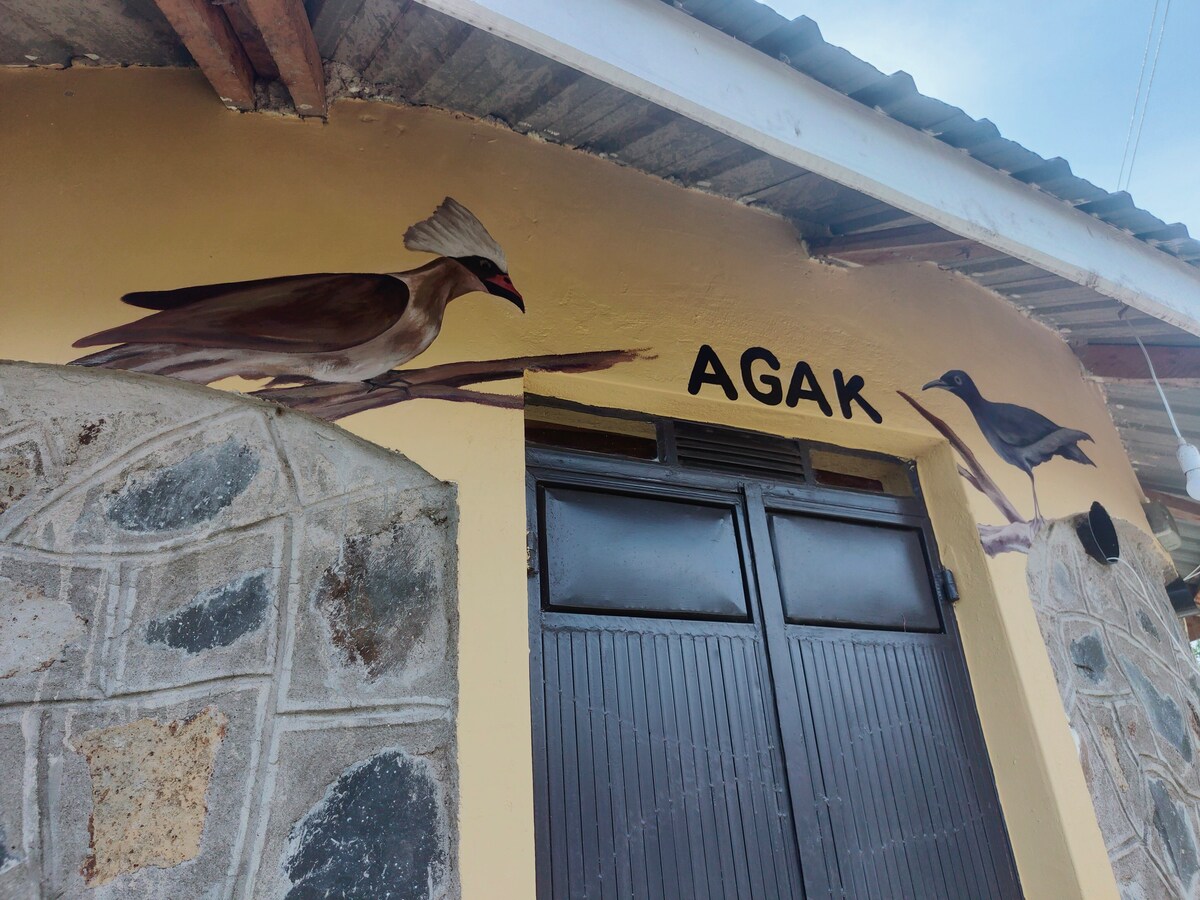 阿加克（ Agak ）是Winyo的一间客房之一