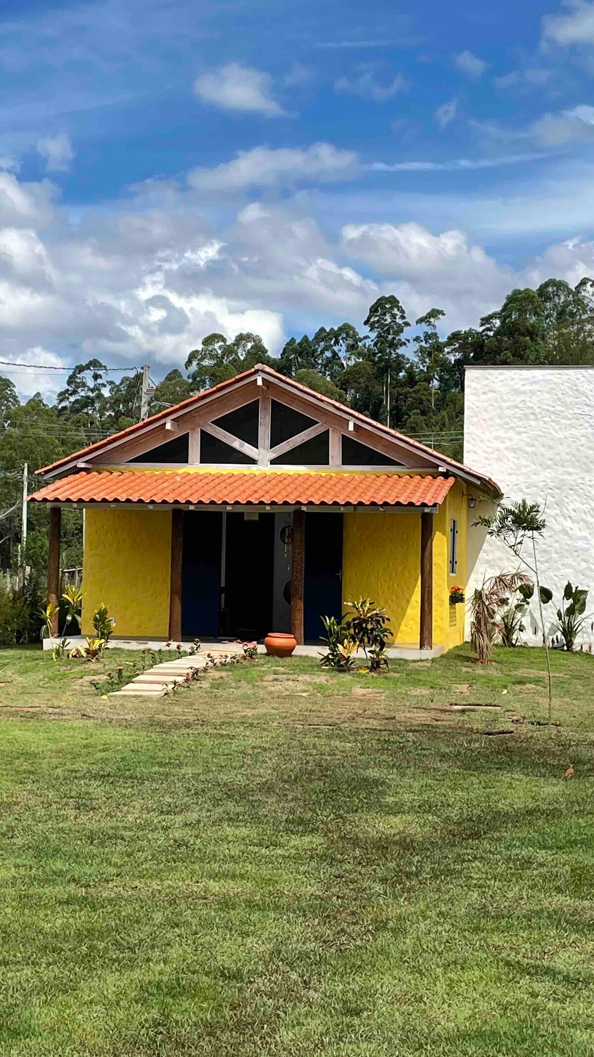 Casinha amarela/Patrimônio da Penha/Limo verde