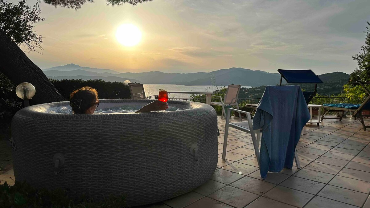 Villa mit Whirlpool und phantastischer Aussicht