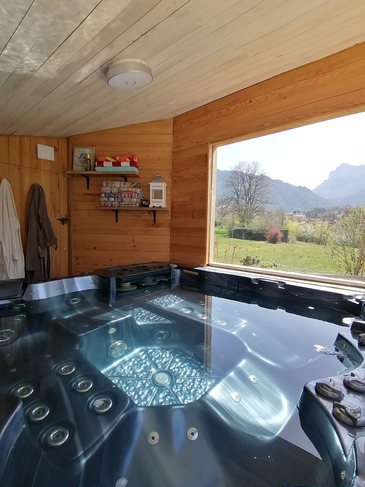 Chambre avec jacuzzi privatif