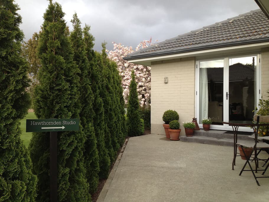 Hawthornden Studio - Rural Retreat In ChCh City