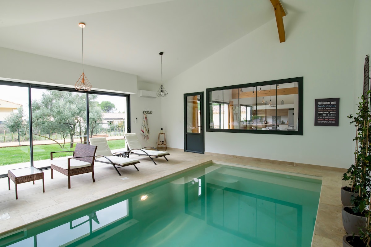 L'Oulivastre ：带室内泳池的别墅