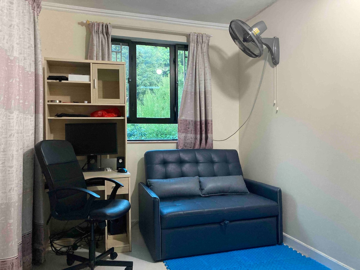 5)Room /w FAN+Curtains, NO Lock/door (4males)-CUHK