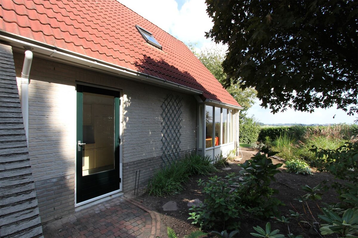 Groesbeek-带桑拿和景观的独立小屋