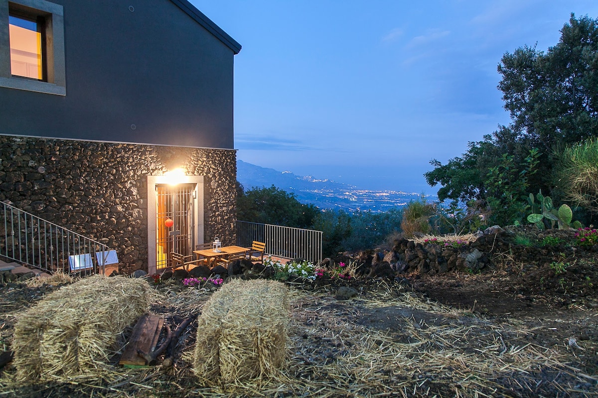 Casedda 2 Kaos, Eno Agritourism A Vineyard on Etna