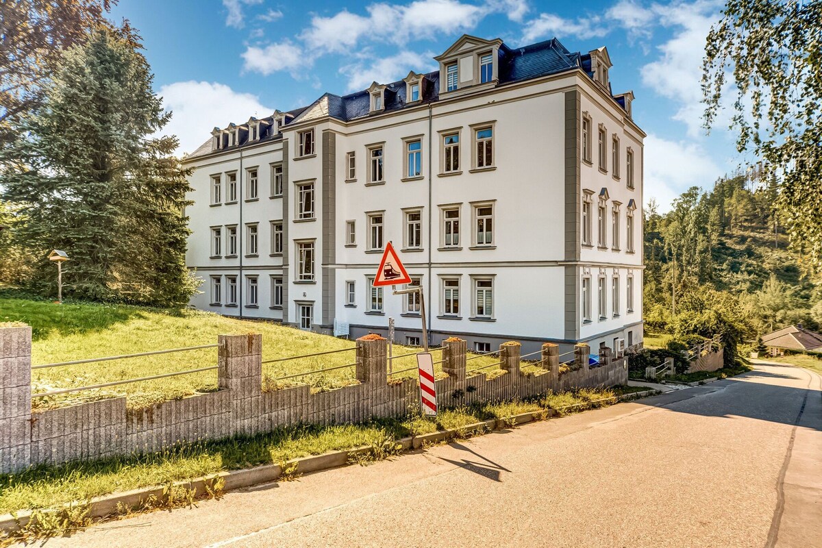 Attractive villa with garden in Borstendorf