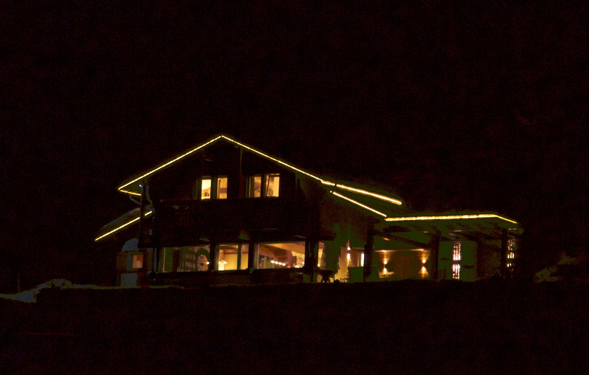 蓝月亮，位于Val d 'Anniviers中心的美丽度假木屋