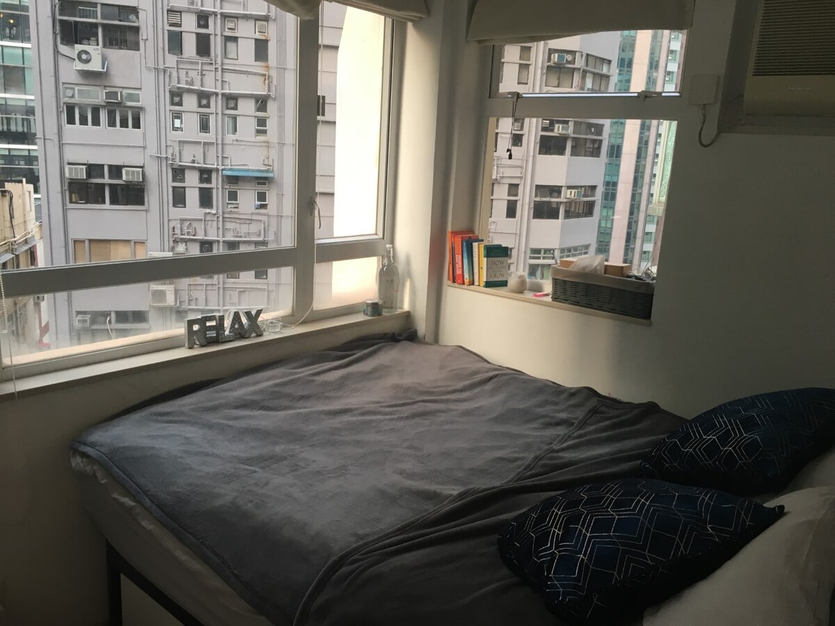 上环（ Sheung Wan ）的1卧室私人公寓（带屋顶！ ）