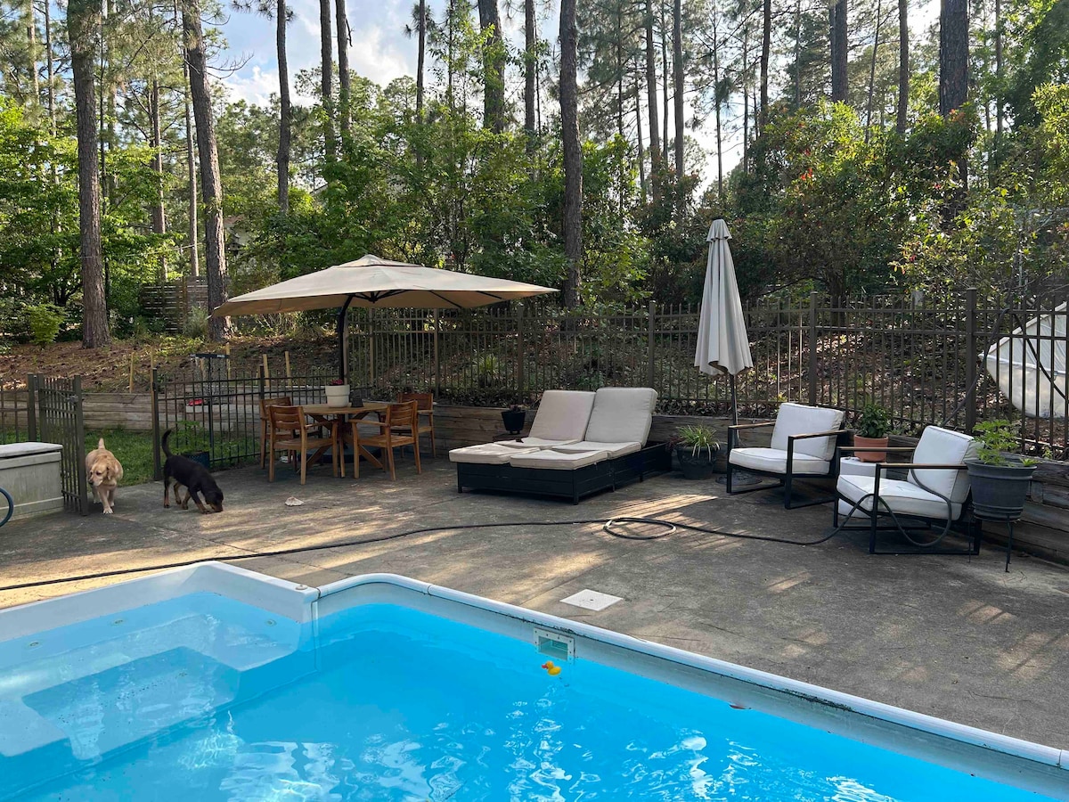 Pet friendly Plant Paradise near Pinehurst