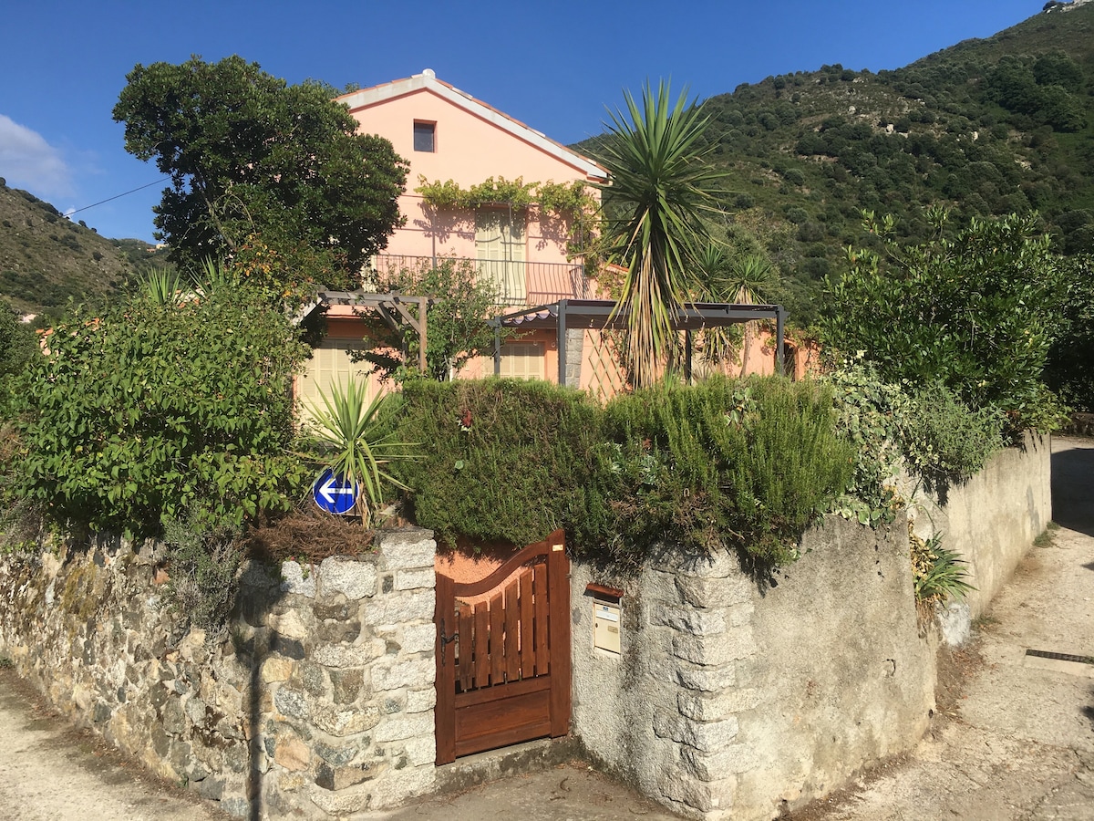 Belle maison Corse à la montagne et près de la mer