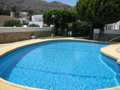 Large apartment with pool & close to the beach
