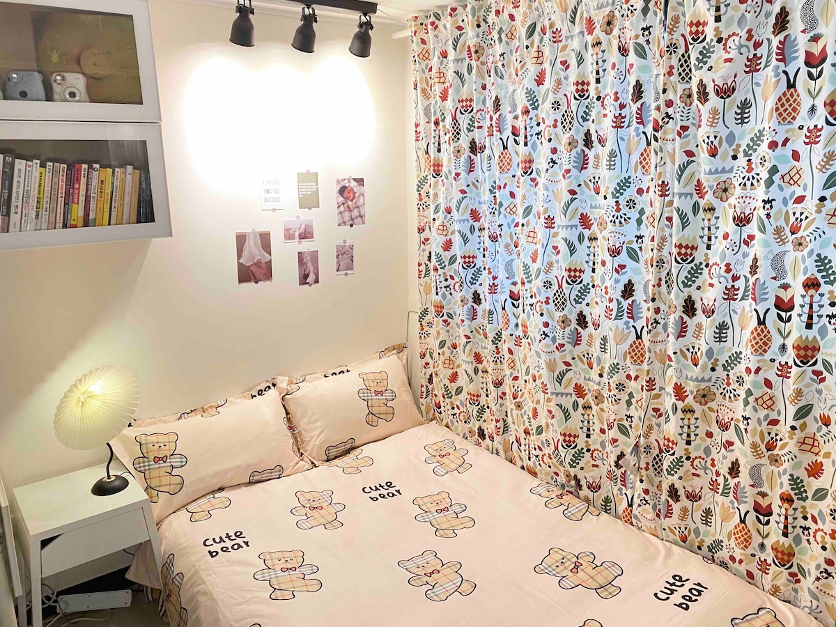 Vintage room_2mins to subway, 15mins to Hongdae