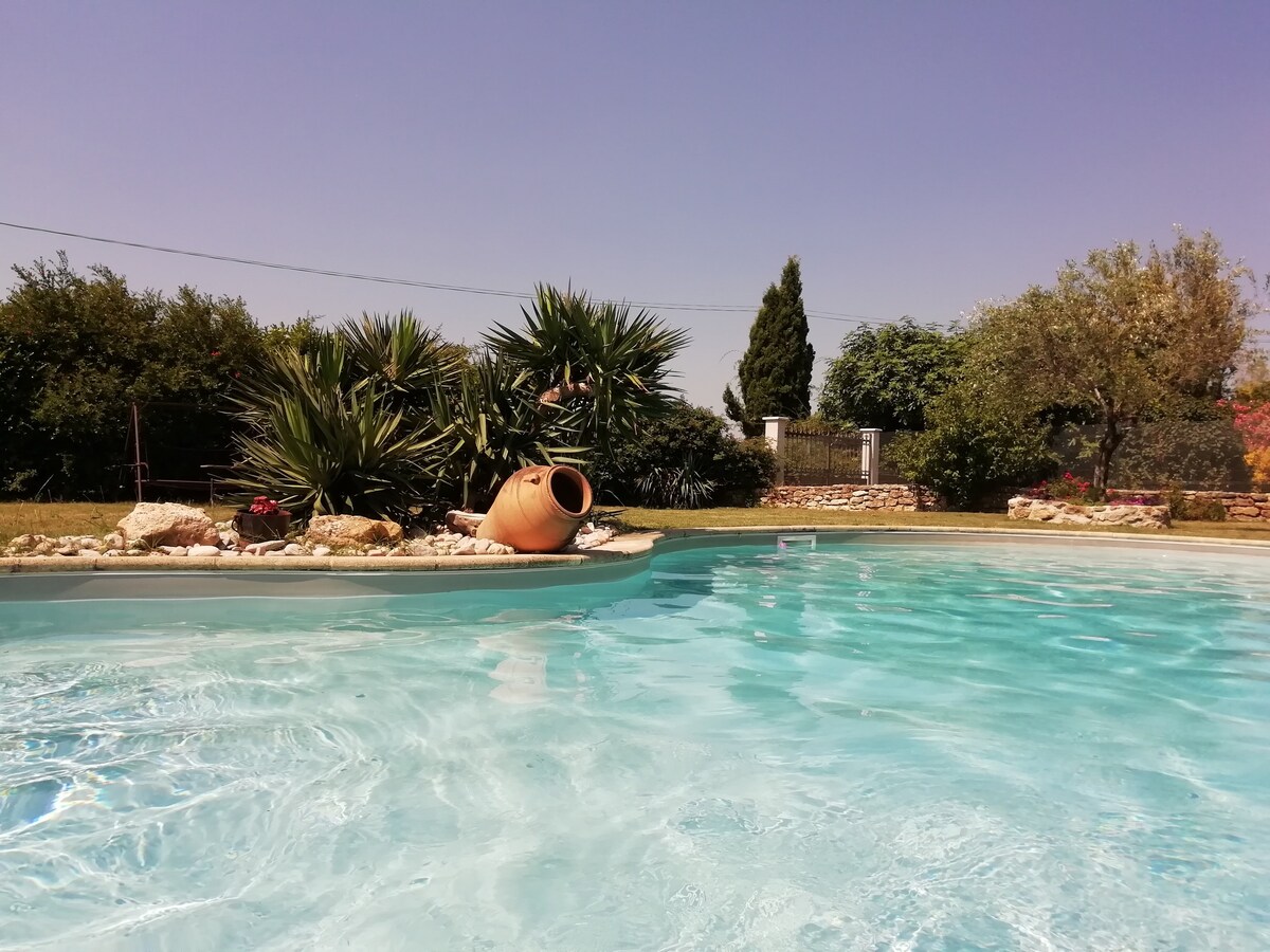 Mas en pierre, piscine boulodrome drome provençale