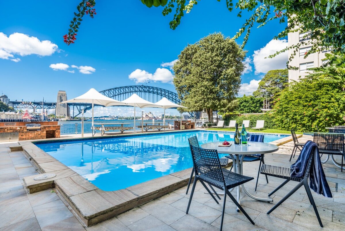 悉尼无敌海景私人公寓－带海景泳池,BBQ和三个私家停车位,楼下即是轮渡和公交站＊每周六免费烟花表演