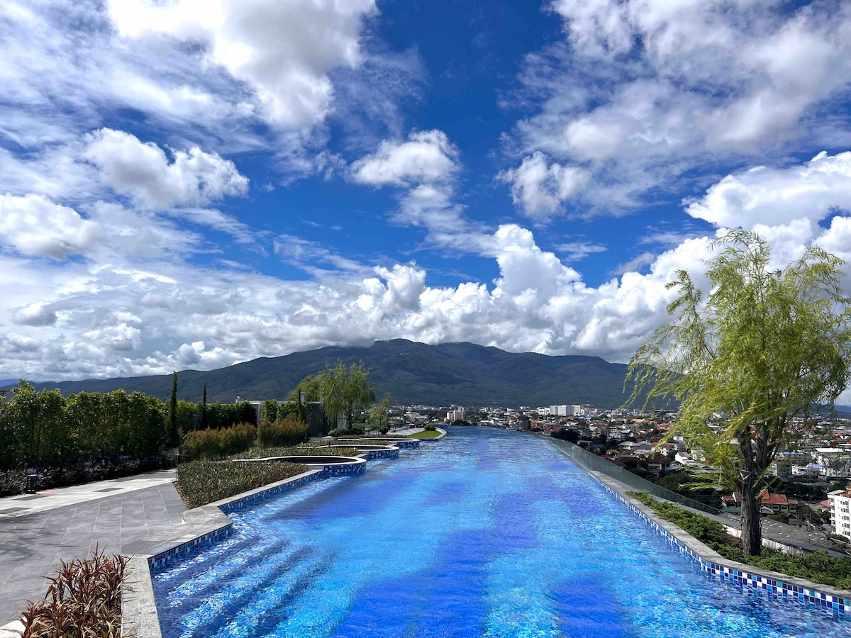 luxury condo with rooftop swimming pool-3