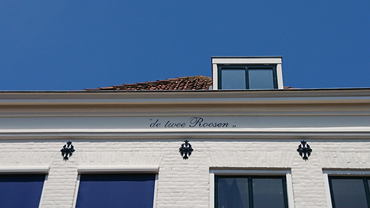 床位、浴室和啤酒De Twee Roosen-Middelburg中心