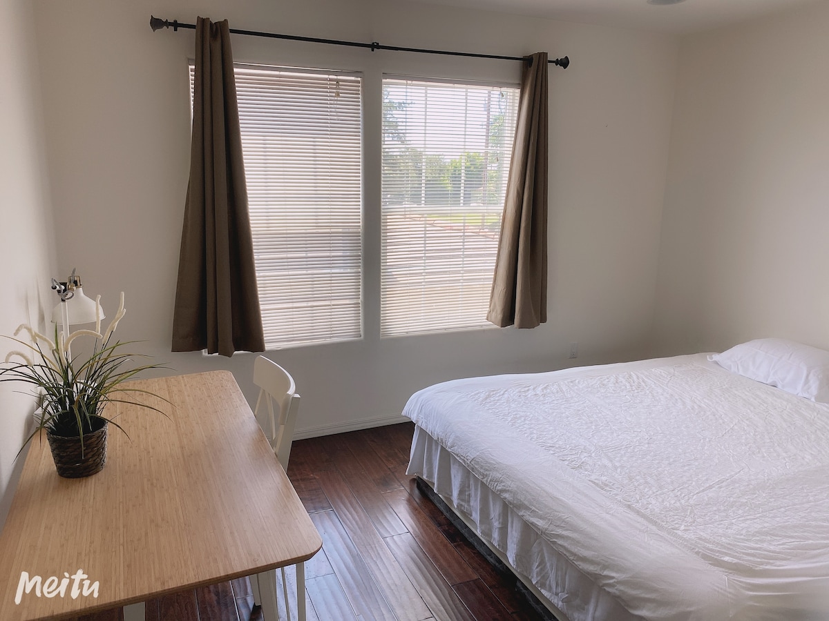 全新精致雅房步行华人超市private room with free parking