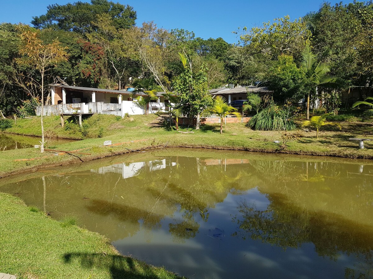 适合或湖泊的前屋