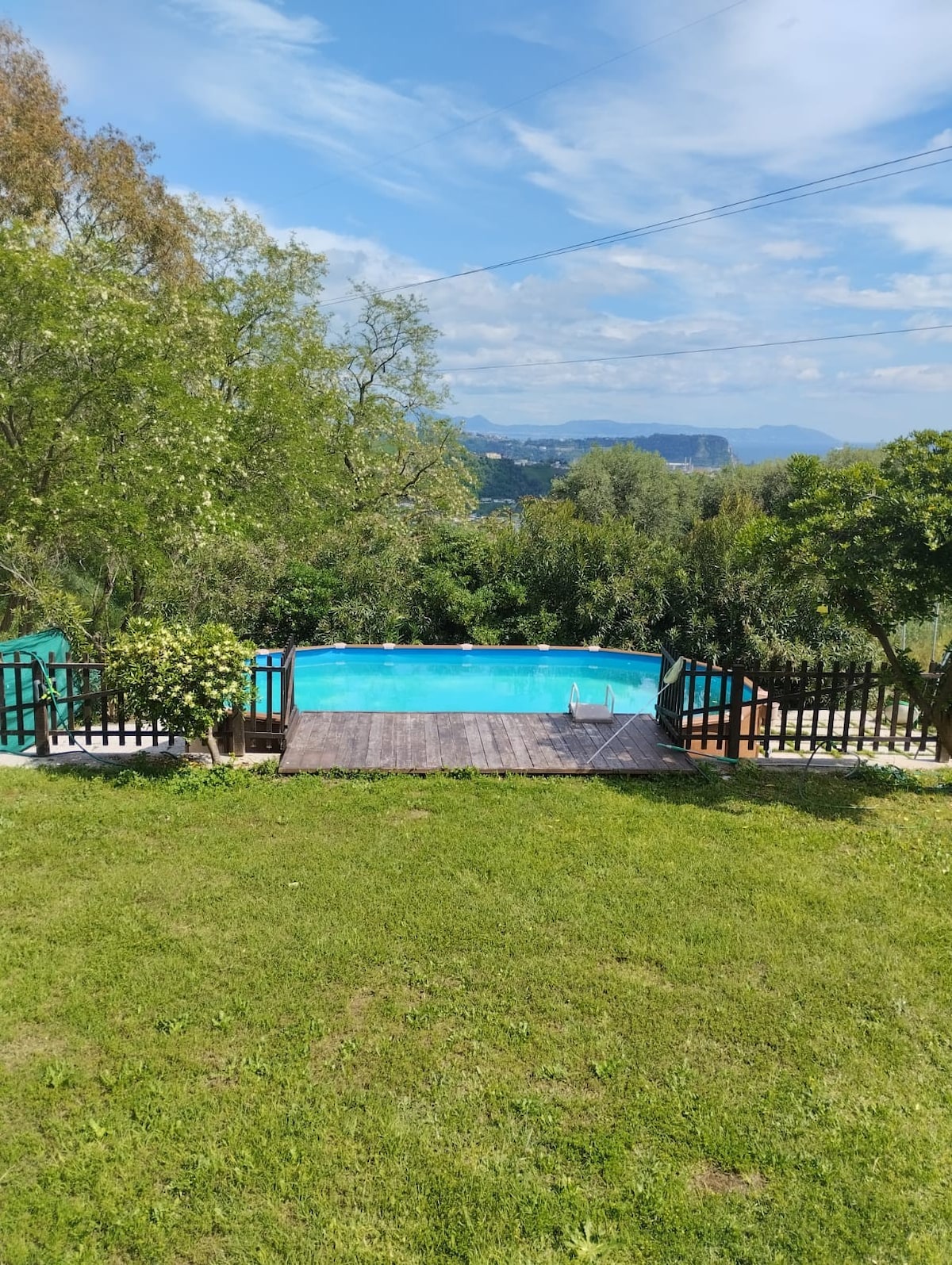 Countryside Escape - flat in scenic villa w/ pool