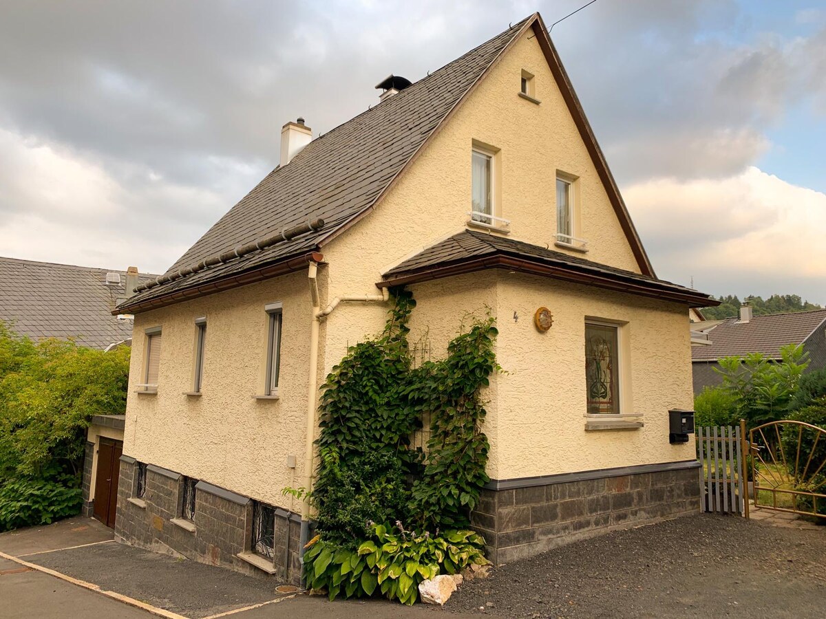 Ferienhaus in Alleinlage mit eingezäunten Garten