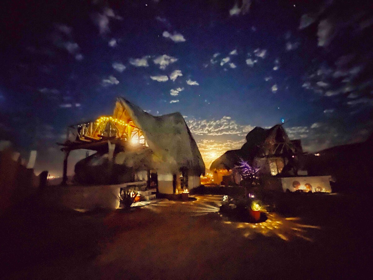 Tres Soles 1: Palapa con vista al mar y la montaña