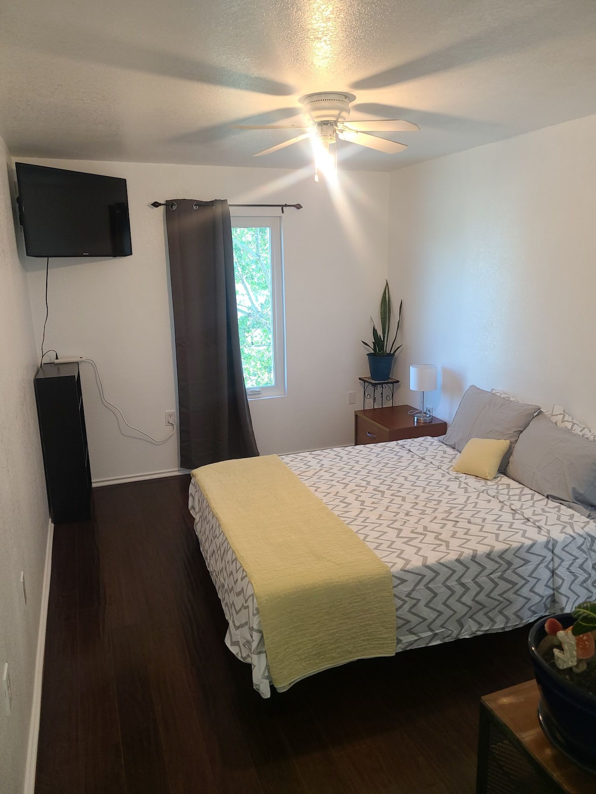 Affordable spot between airport and downtown.