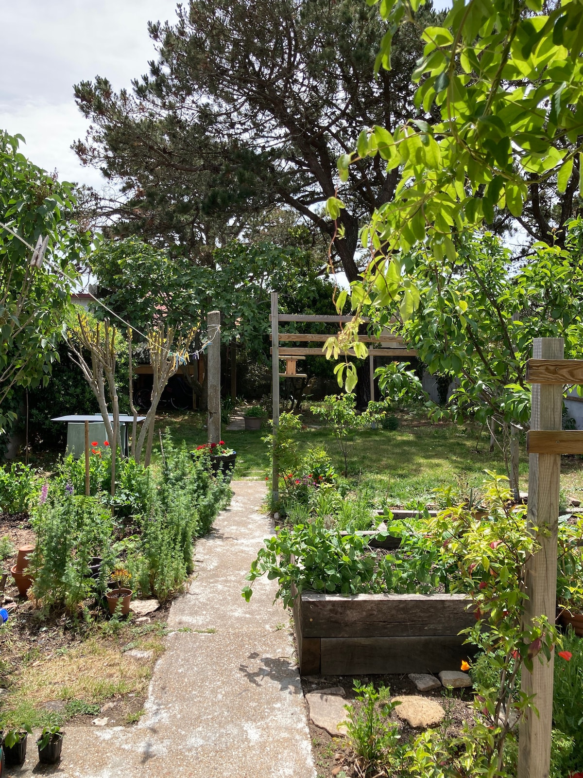 Chambre indépendante dans le jardin proche plage