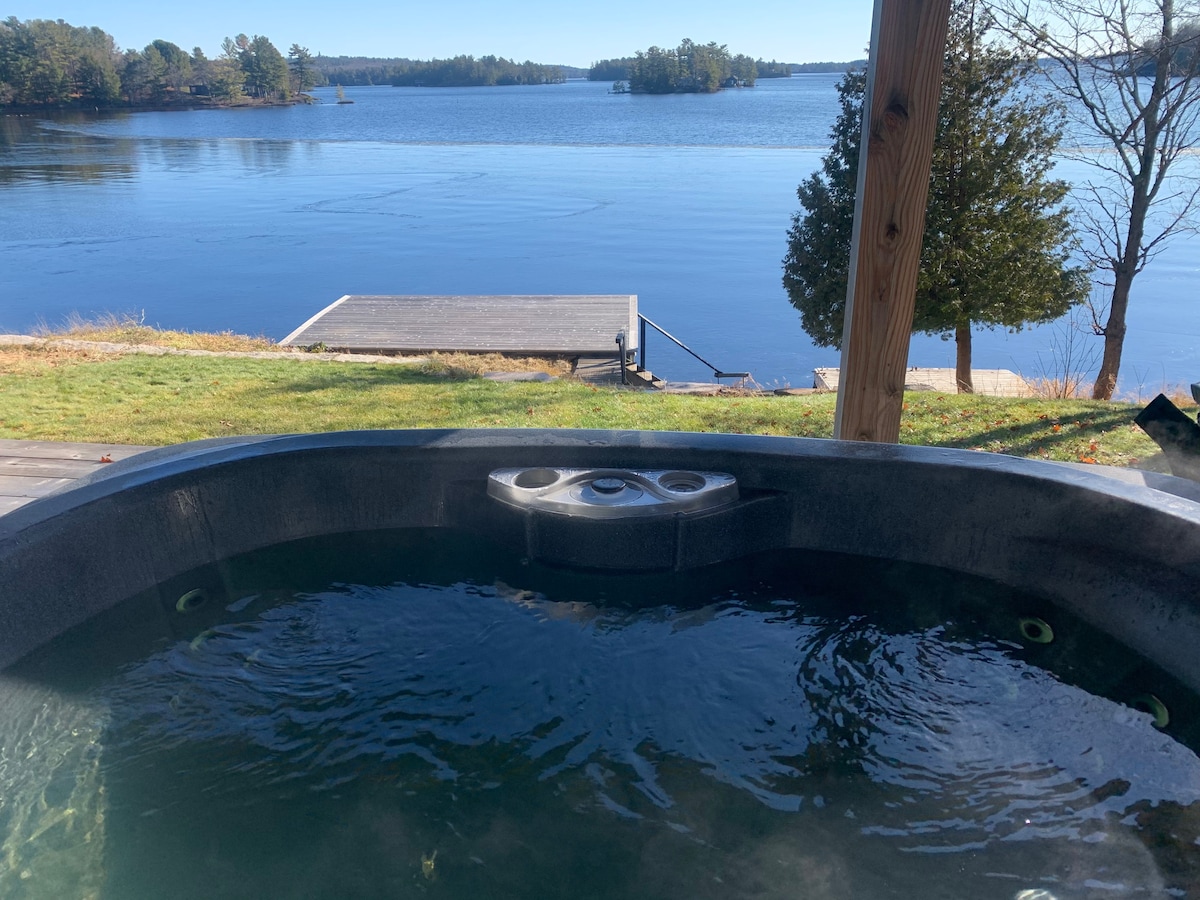 马斯科卡湖（ Lake Muskoka ）新建，配备热水浴缸