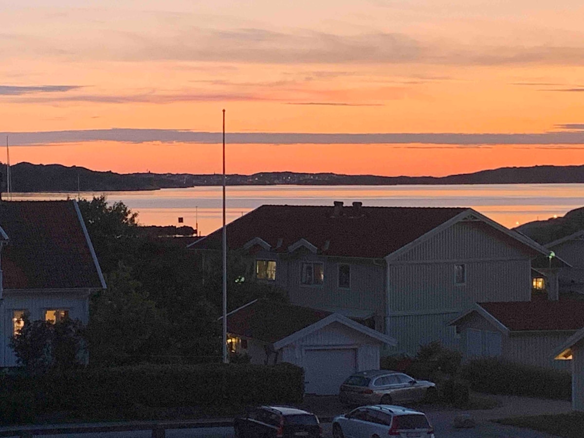 海滨大房子，可俯瞰Gullholmen ！