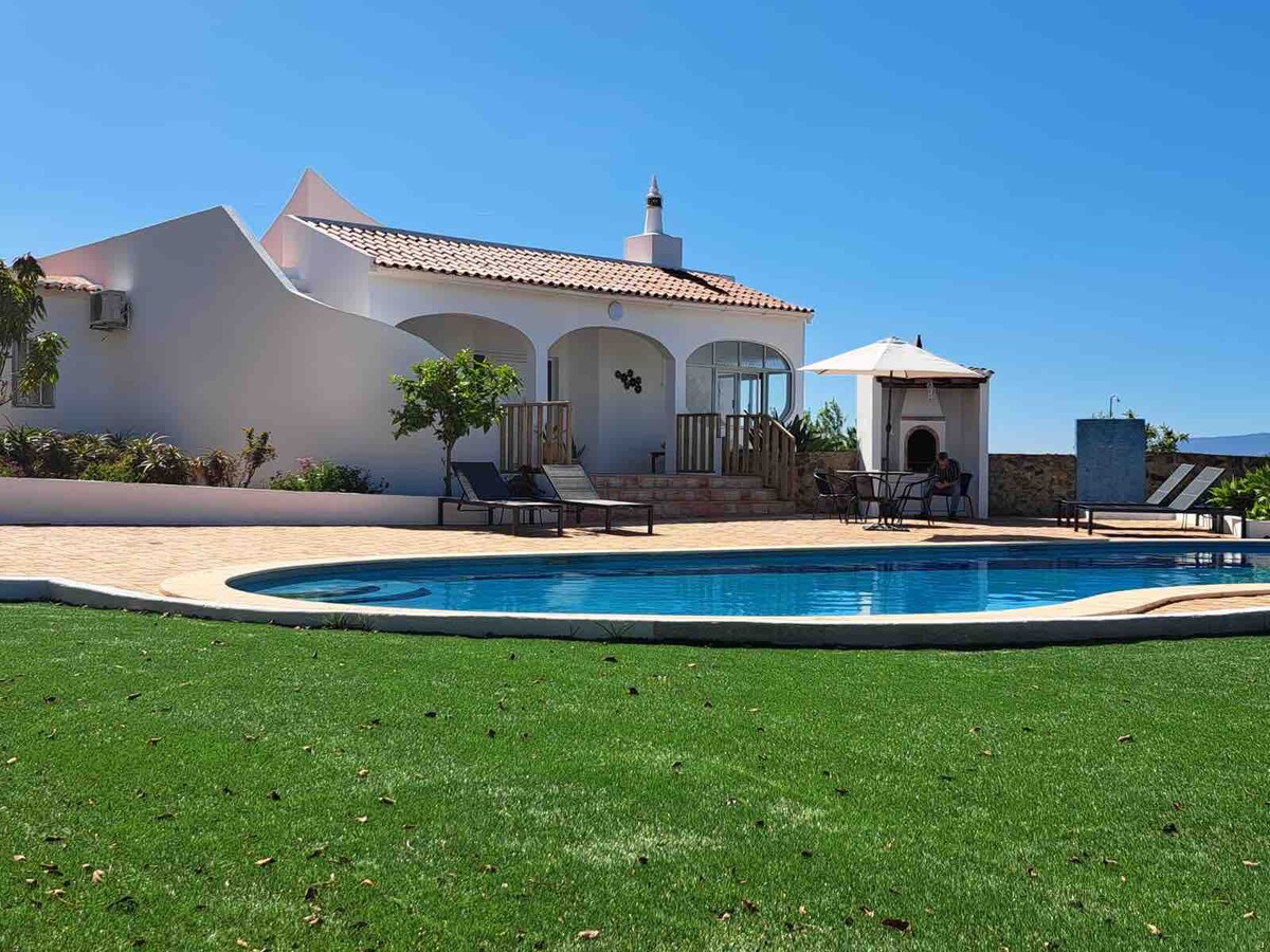 Boa Vista Villa, cozy, big swimming pool, privacy