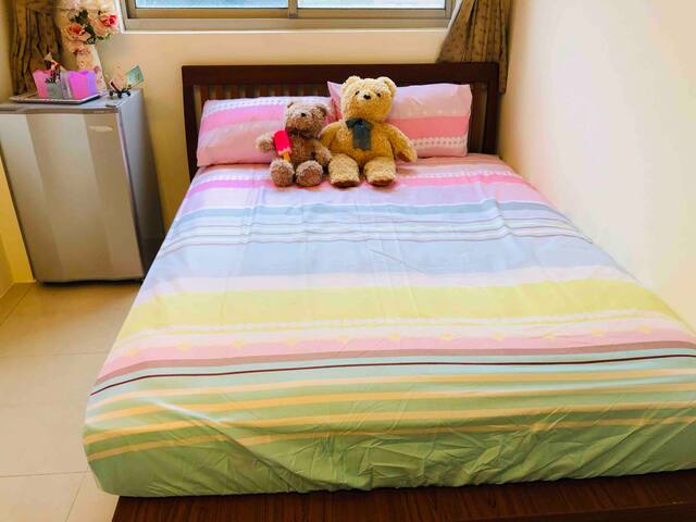 标准双人床,人体工学床垫.