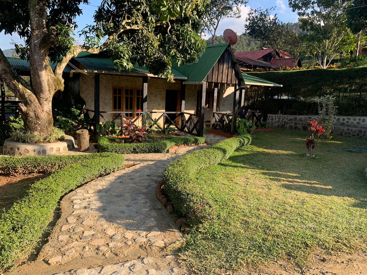 CABAÑA RÚSTICA CAPELLAN, EL OASIS DE LA RELAJACIÓN