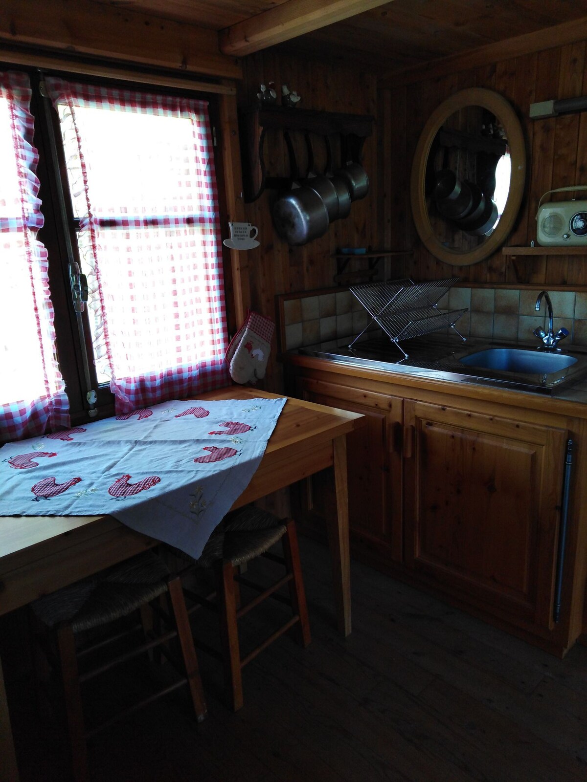 Chalet bucolique dans la forêt