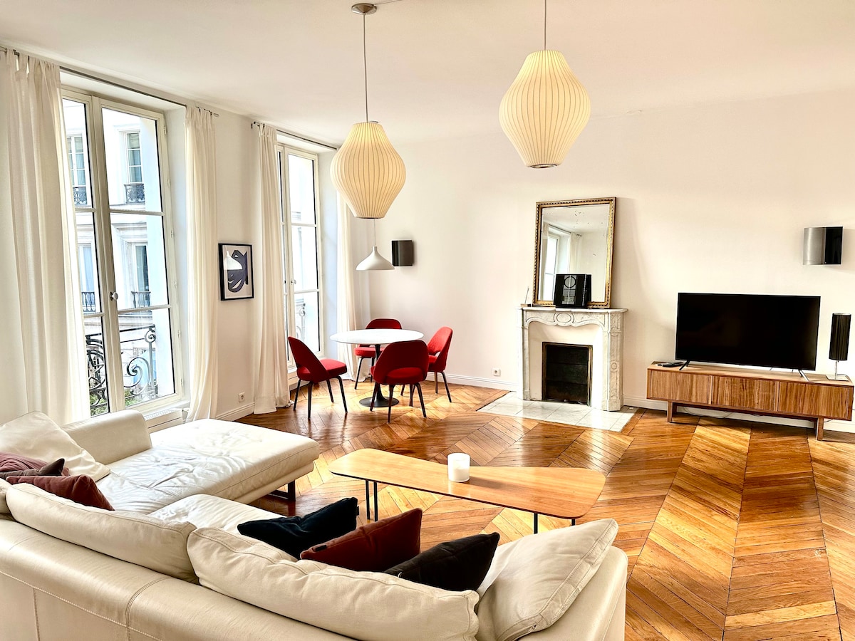 Elegant and design 2 bed in the heart of Paris