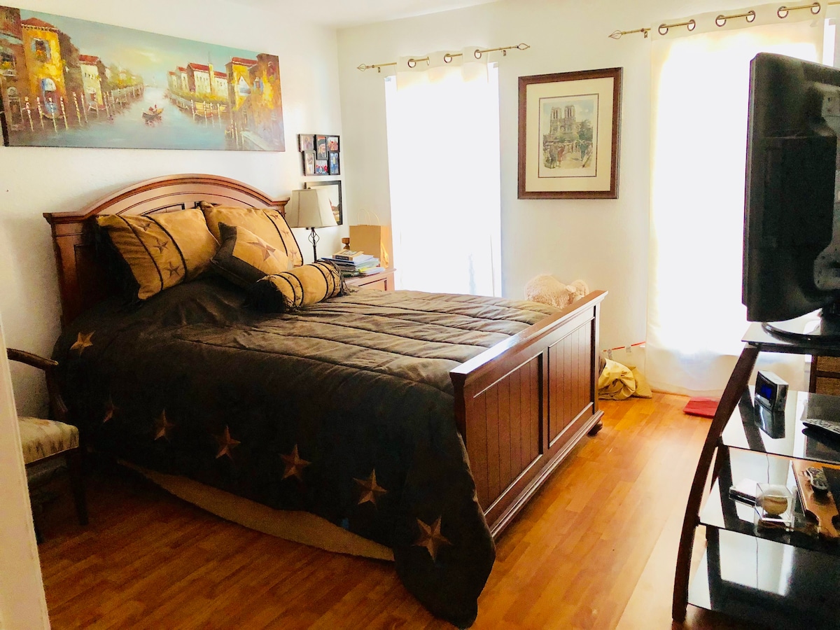 Private Bedroom With  Share of House  $90 @ Night
