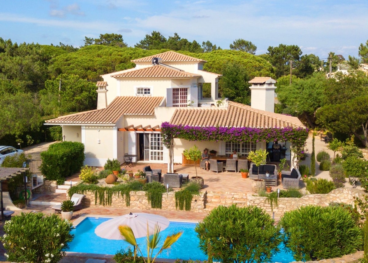 Casa Hibiscus: 3-bedroom villa with private pool