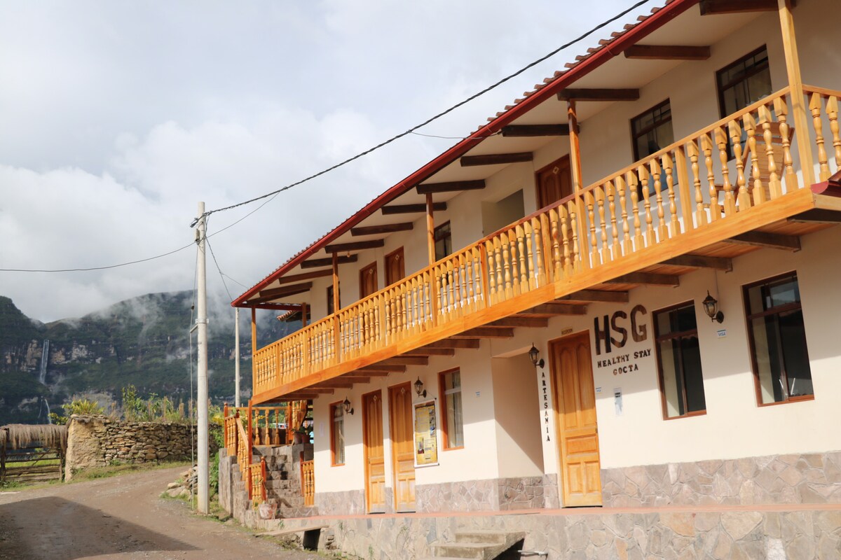 Habitación  Matrimonial, con balcón y vistas