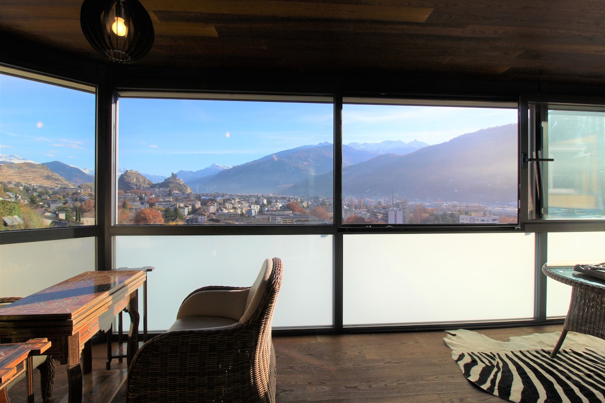 Apartment, with spectacular plunging view