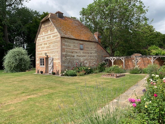 宁静花园中的小屋Dovecote