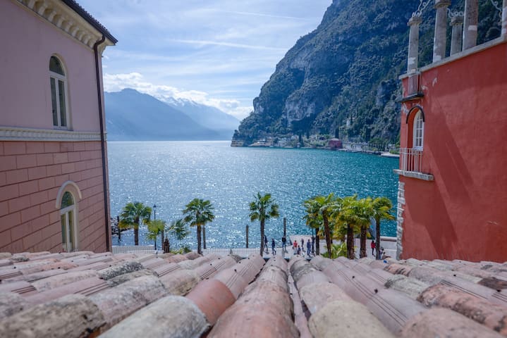 里瓦德尔加尔达 (Riva del Garda)的民宿