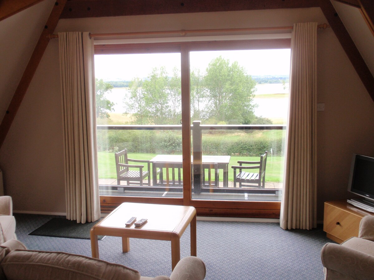 Cabin overlooking Rutland Water, Rutland Hall Spa.