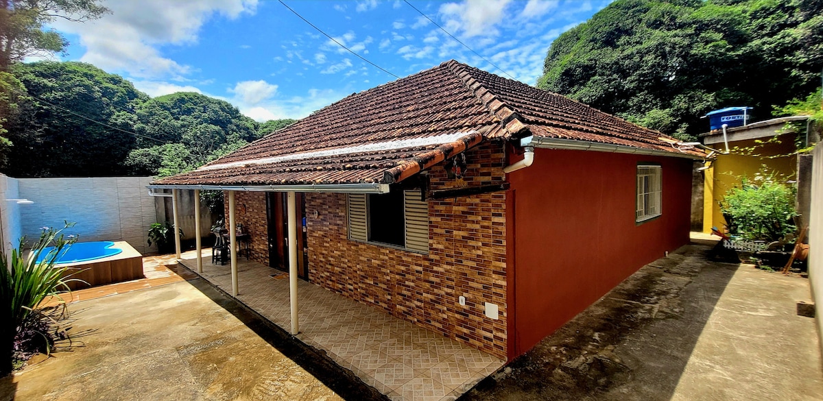 Casa com piscina e próxima a Praia de Minas.