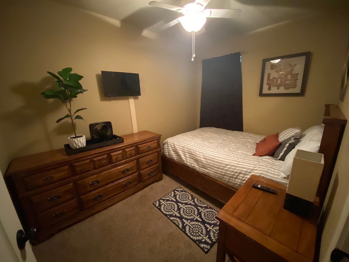 便利、舒适、宽敞和安静的卧室