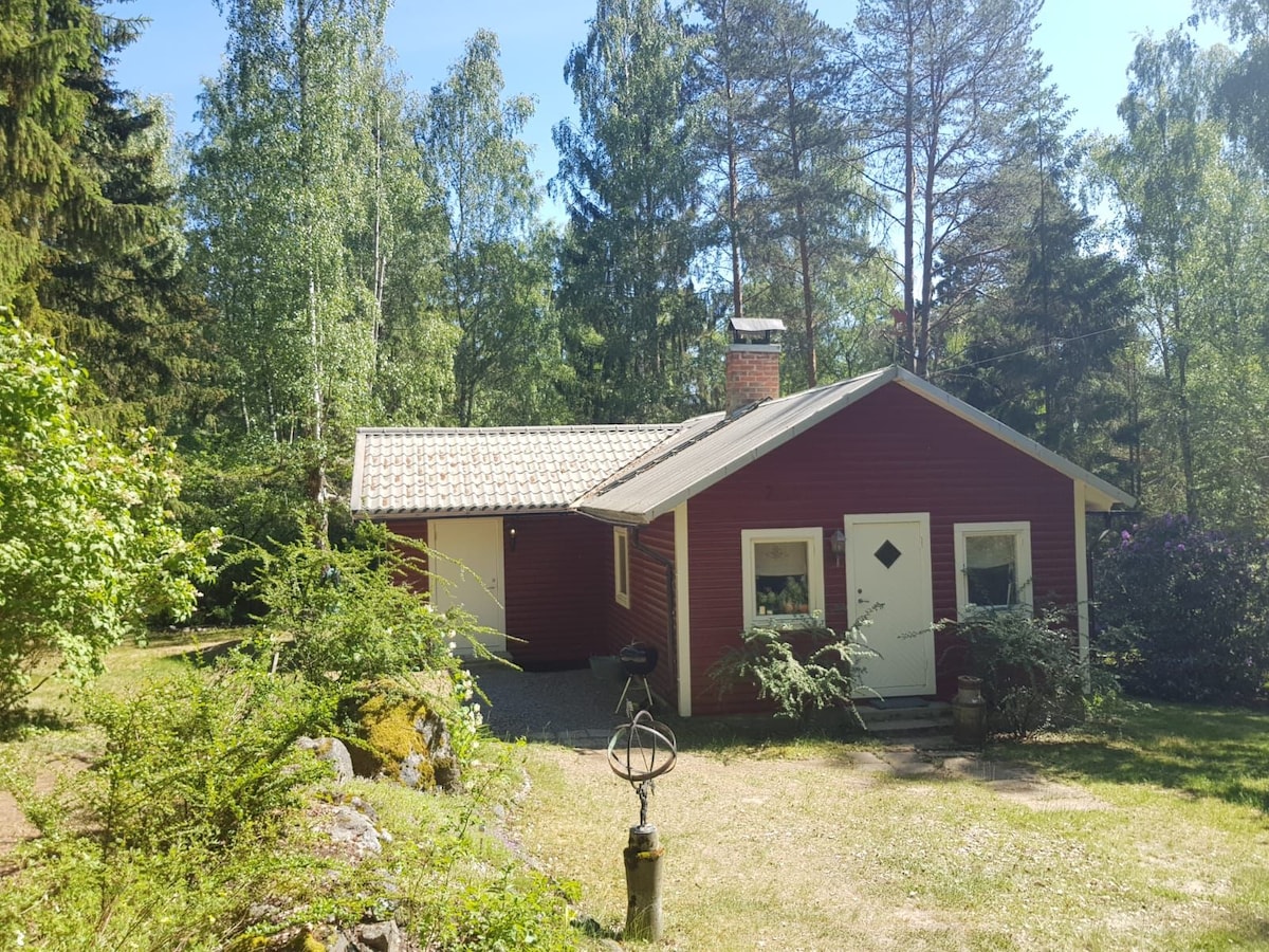 Mälaren湖附近的舒适小屋