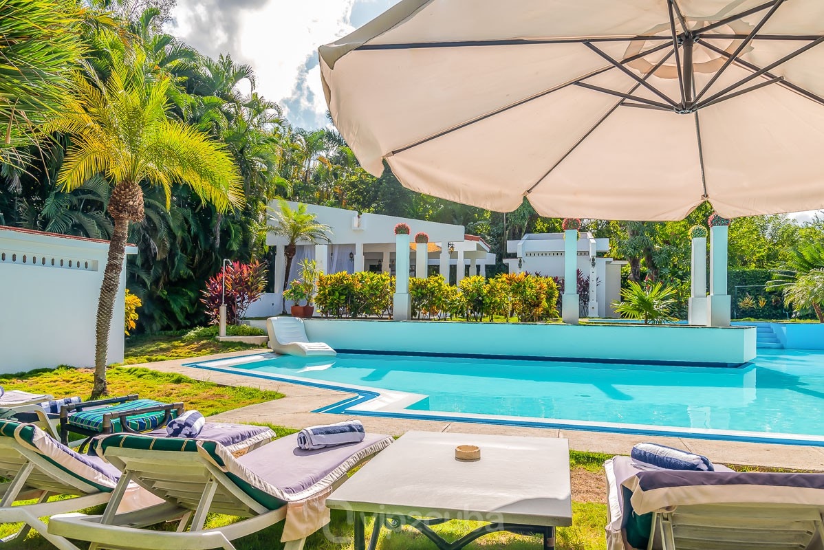 VIP豪华4卧室别墅-哈瓦那最大的泳池！