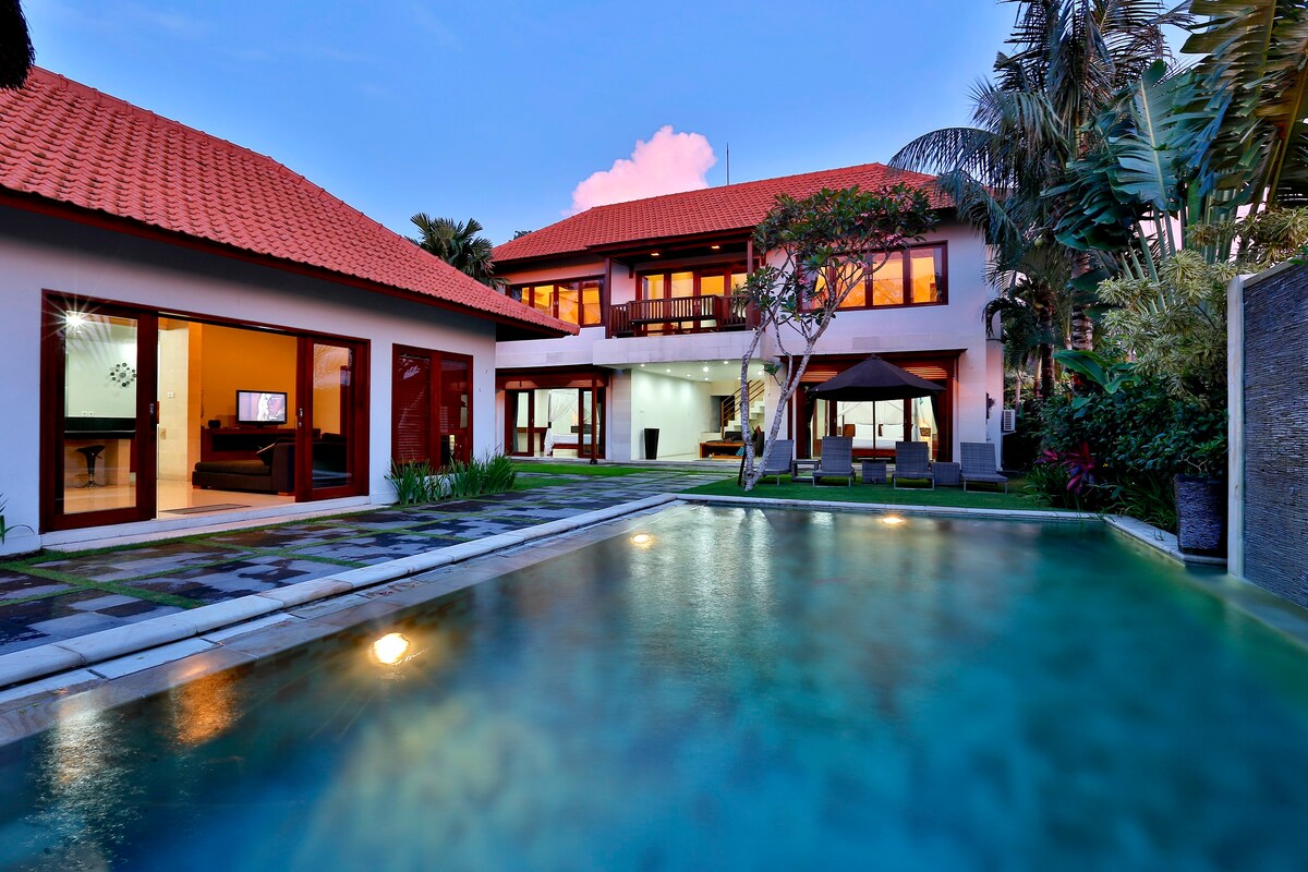 峇里島熱門地段長谷區4臥房, 艾茉別墅私人泳池別墅 （近水明漾)