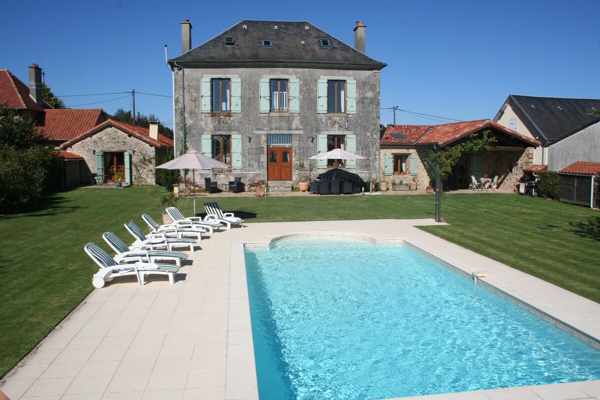 Beautiful Ancienne Mairie with pool & rural views