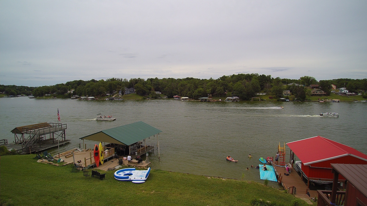 The Cottage on Williamstown Lake